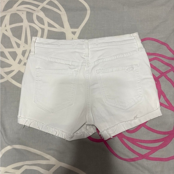 Hollister White High-Rise Ripped Jean Shorts - Picture 4 of 7